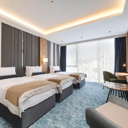 Bristol Hotel 4*