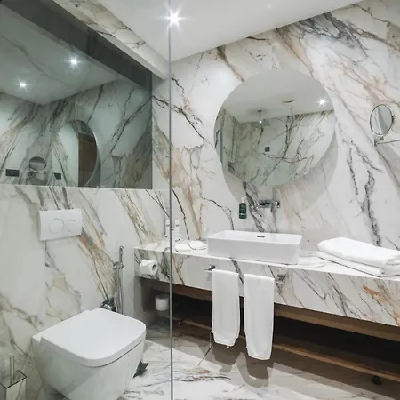 Bristol Hotell 4*